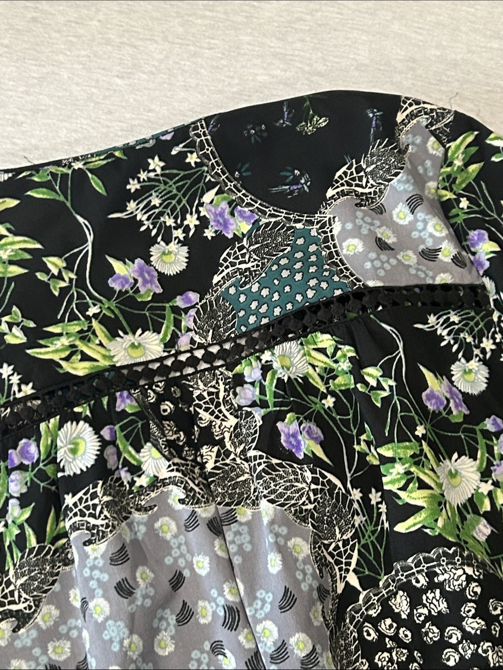 Chelsea & Theodore Black Floral Patchwork Blouse Sz S - Picture 6 of 6